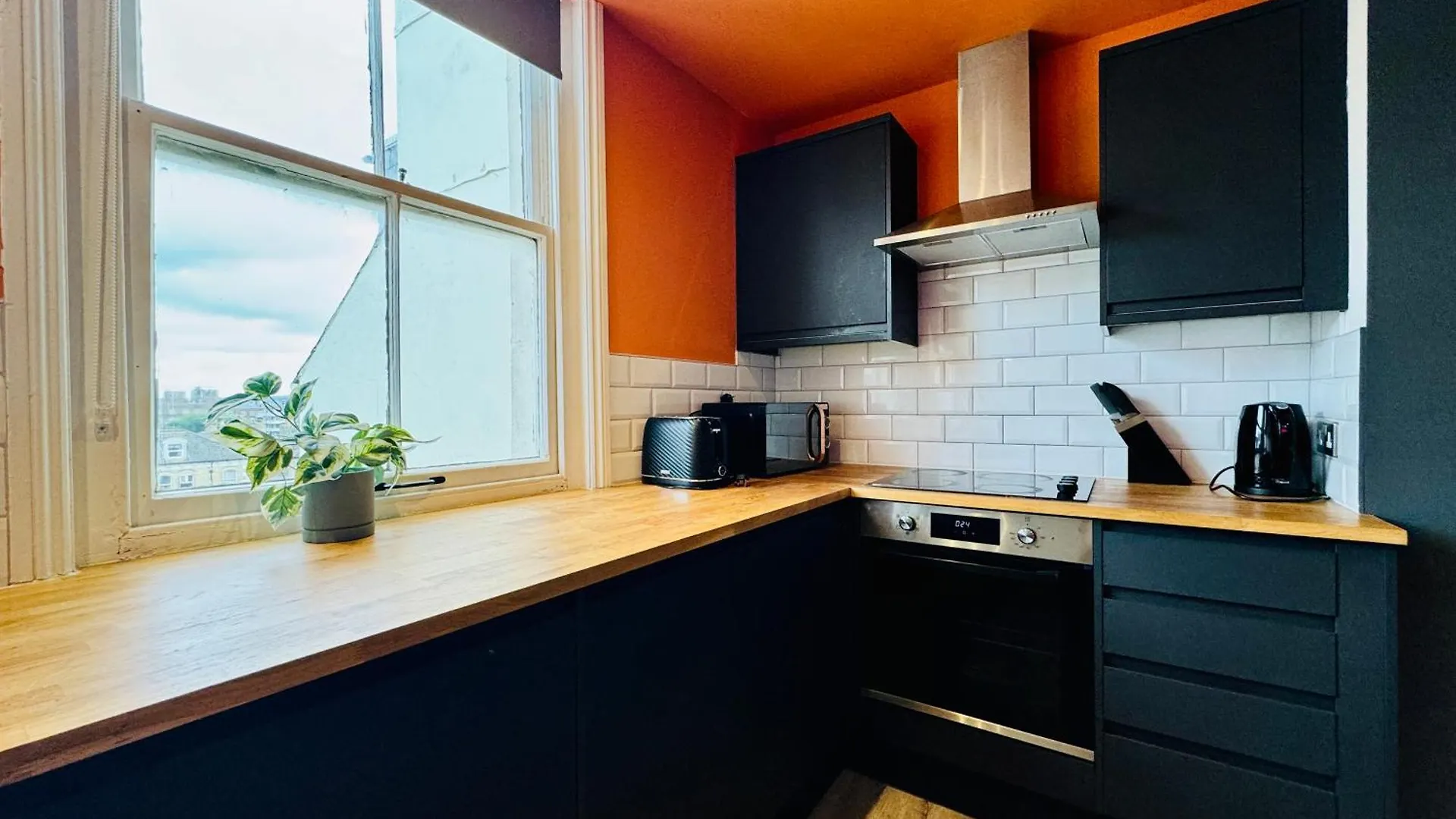 Apartment Spectacular 2 Bedroom Flat Next To Beach Sleep 9 Brighton